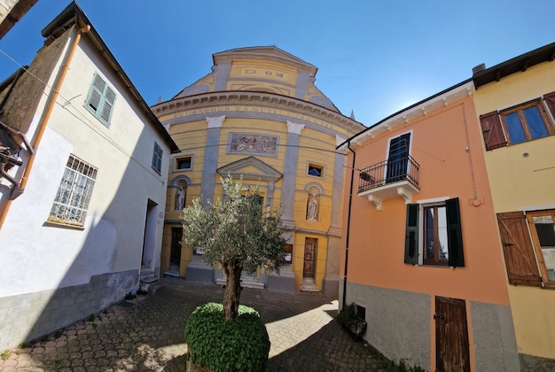 Piémont de l'ancienne église de Cabella Ligure