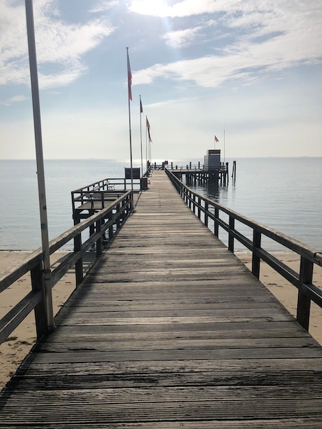 Photo pier en bois sur l'île de fohr en allemagne