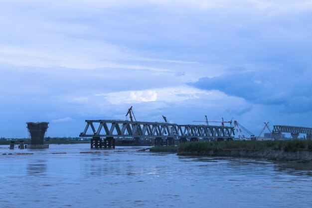 Pier sur la mer contre le ciel