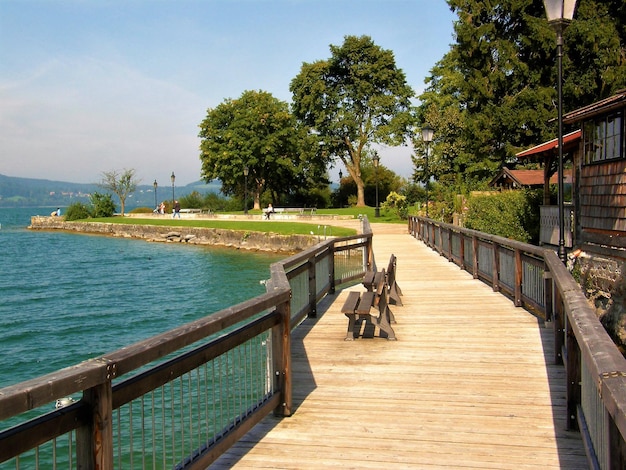 Pier sur la mer contre le ciel