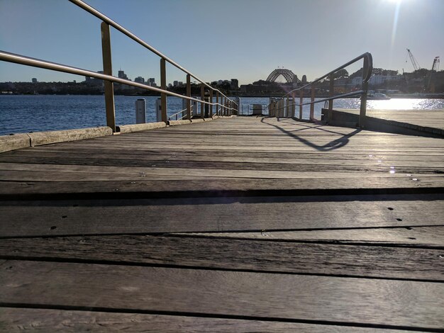 Photo pier sur la mer contre le ciel