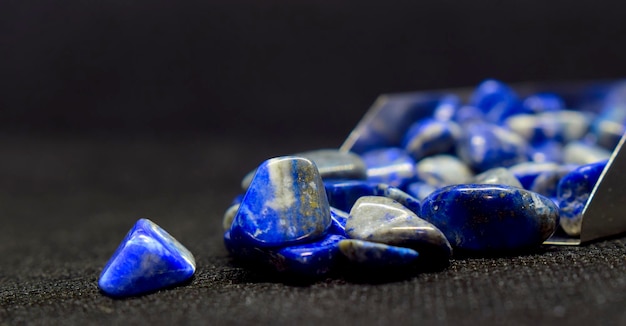 pierre précieuse lapislazuli pour bijoux