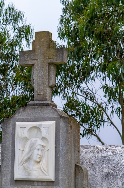 Pierre tombale au cimetière