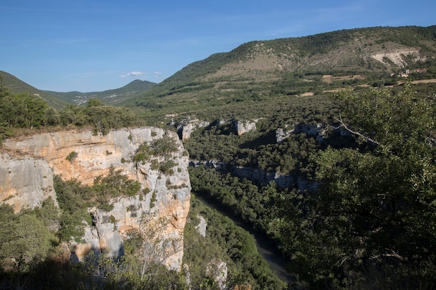 Pierre à vue du point de vue de la rivière Ebro, Pesquera de Ebro, Burgos, Espagne