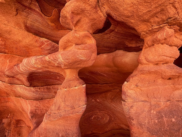 Pierres et textures du canyon de Salam rouge coloré en Égypte