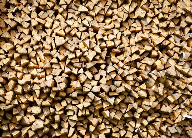 Photo pile de bois de chauffage en bouleau