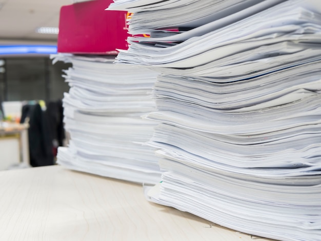 Pile de document sur la table, concept d&#39;entreprise