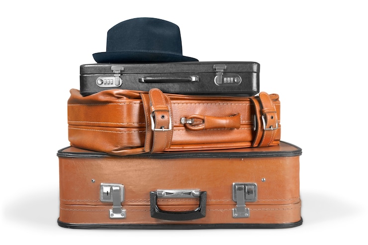 Photo pile de vieilles valises. concept de voyage