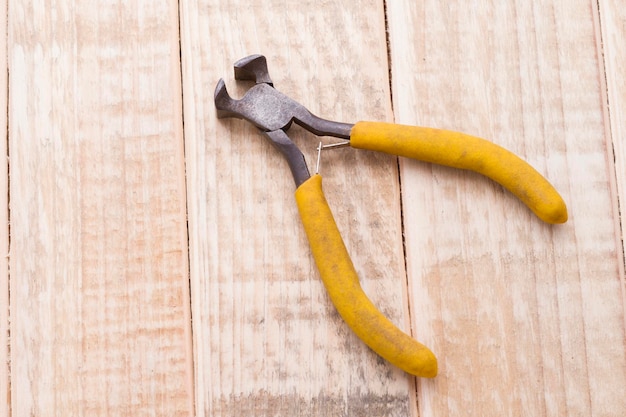 Pile de vieux outils sur la vue de dessus de table