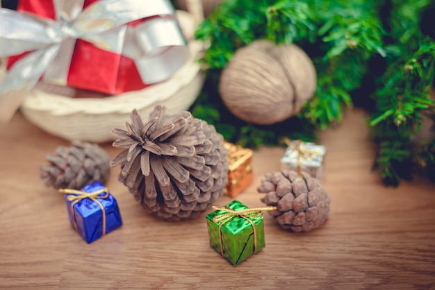 Piles de cadeaux de Noël