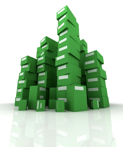 Piles extrêmement hautes de cartons verts en équilibre
