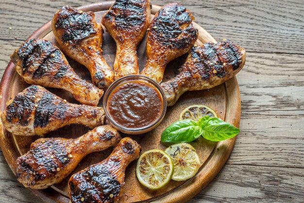 Pilons de poulet grillés