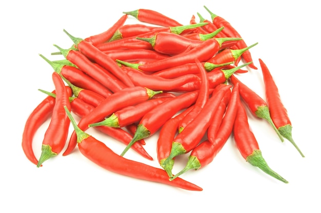 Piment de Cayenne isolé sur blanc