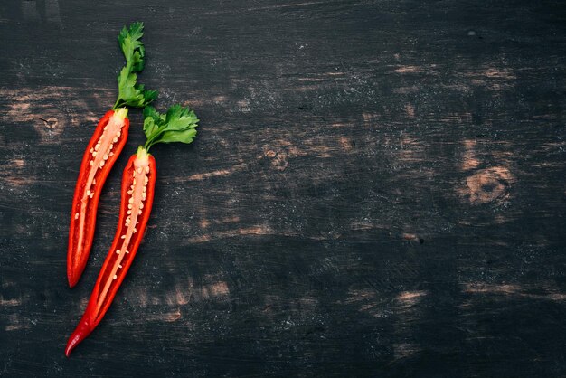 Piment rouge Sur une surface en bois Vue de dessus Espace de copie