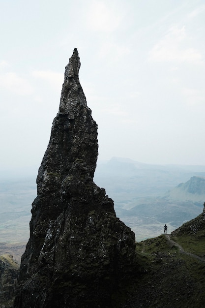 Le pinacle de l'aiguille à Quiraing sur l'île de Skye en Ecosse