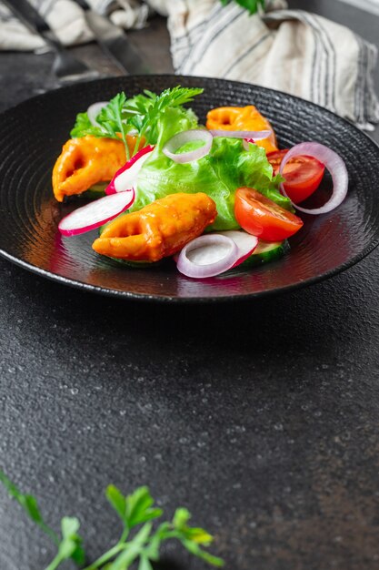 Pinces à salade de crabe légumes fruits de mer surimi bâtonnets de crabe tomate concombre laitue