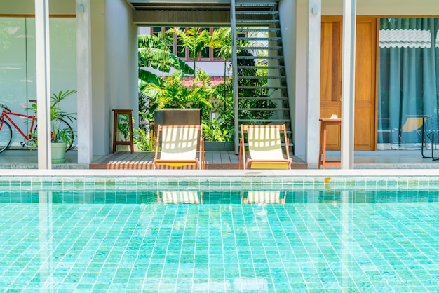 piscine autour de la piscine