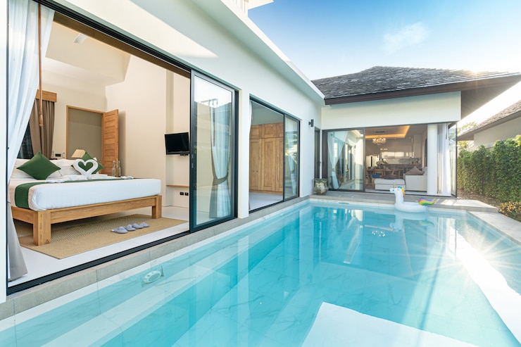 Photo piscine dans villa de luxe avec piscine