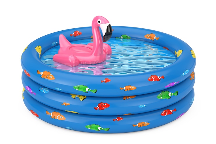 Photo piscine d'été en caoutchouc gonflable flamant rose jouet en caoutchouc bleu piscine gonflable pour enfants sur fond blanc. rendu 3d