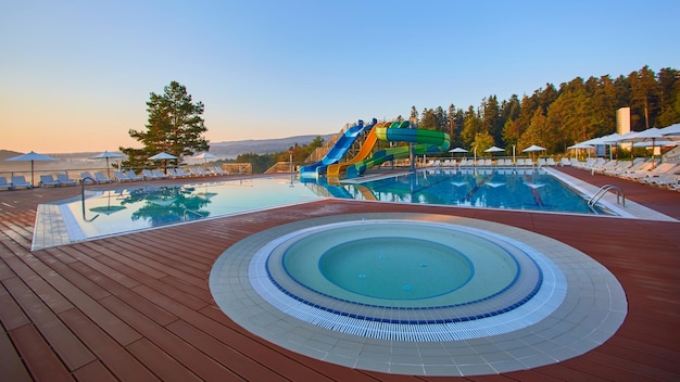 La piscine de luxe d'un hôtel 5 étoiles