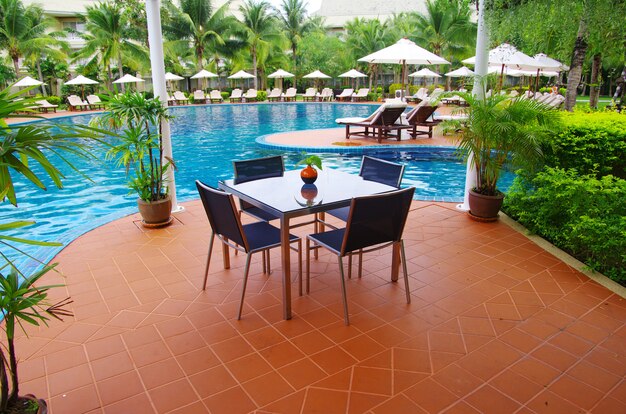 Piscine tropicale en Thaïlande