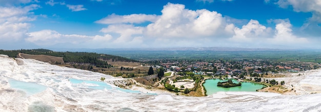 Piscines et terrasses en travertin à Pamukkale, Turquie