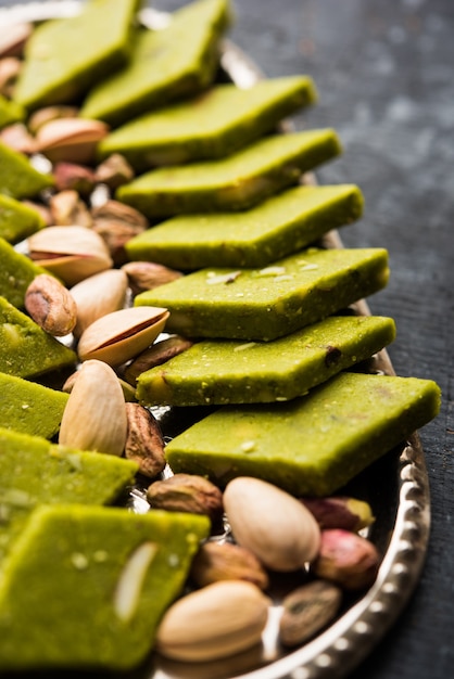 Pista Katli, Burfi, barfi, burfee ou gâteau à la pistache