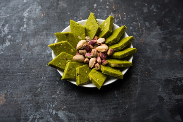 Pista Katli, Burfi, barfi, burfee ou gâteau à la pistache