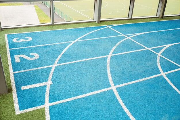 Piste de course intérieure à la salle de gym