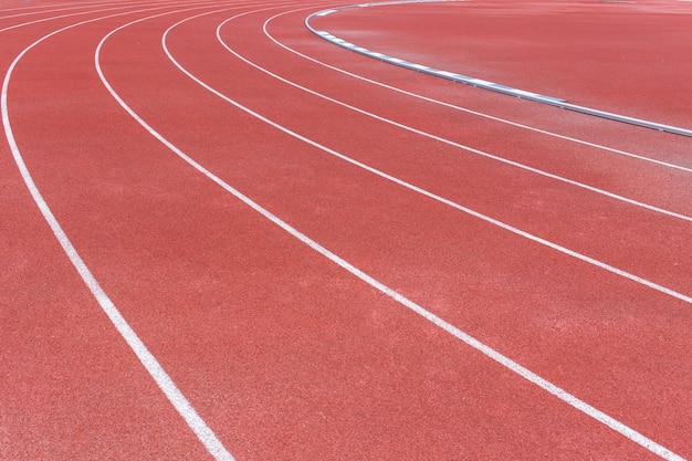 piste de course, terrain de sport.