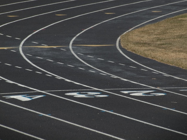 Pistes de course au lycée.