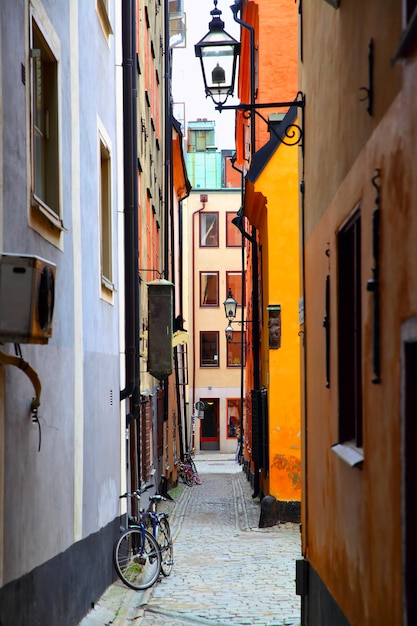 Pittoresque vieille rue latérale à Stockholm, Gamla Stan, Suède