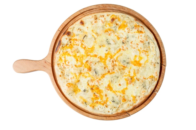 Pizza appétissante au fromage servie sur une planche de bois Cuisine italienne traditionnelle et collation Vue de dessus Isolé sur fond blanc