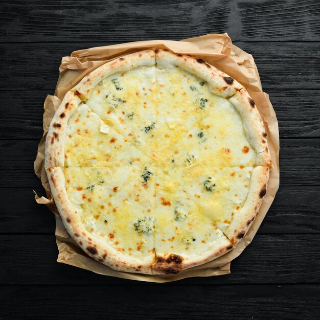 Pizza au fromage maison Cuisine traditionnelle italienne Vue de dessus espace libre pour votre texte