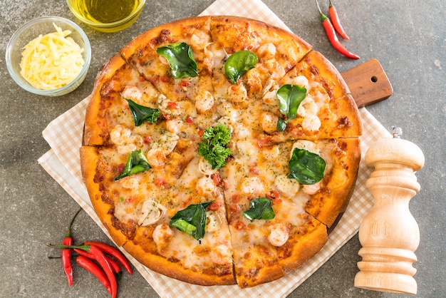 pizza aux crevettes épicées (Tom Yum)