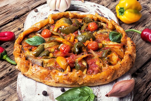 Pizza aux légumes faite maison