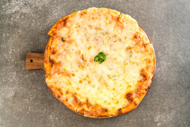 Photo pizza aux quatre fromages