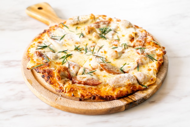 Pizza aux saucisses italiennes