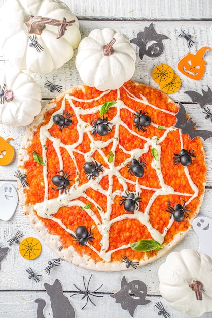 Pizza décorée d'Halloween