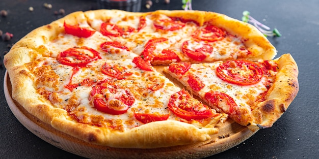 Pizza margarita nourriture végétarienne tomate fromage mozzarella restauration rapide prêt à manger collation repas