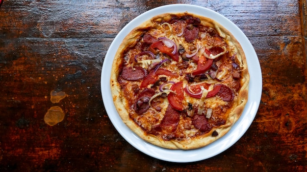 Pizza sur une table de restaurant