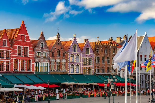 Place du vieux marché à Bruges, Belgique