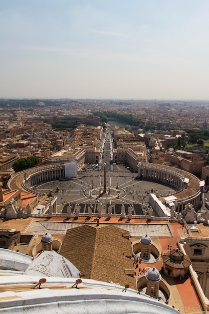 Place Saint-Pierre de Rome dans l'État du Vatican