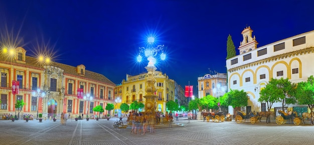 Place Vierge des Rois Plaza Virgen de los Reyes et monum