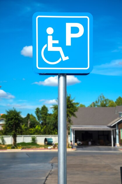 Places de parking pour personnes handicapées