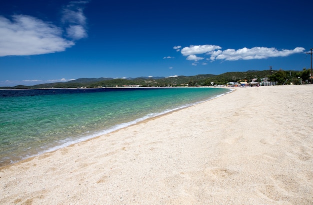 Photo plage dorée à la grèce