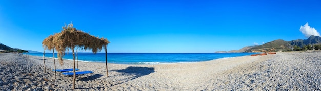 Plage du matin d'été Albanie