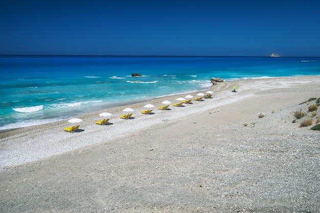 Plage de Gialos à Lefkada île Ionienne Grèce