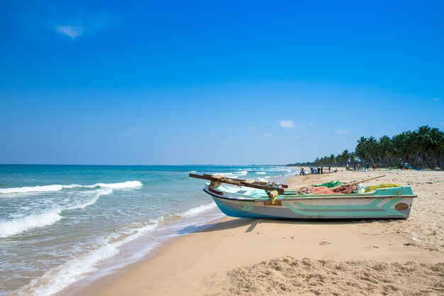 Plage et mer tropicale