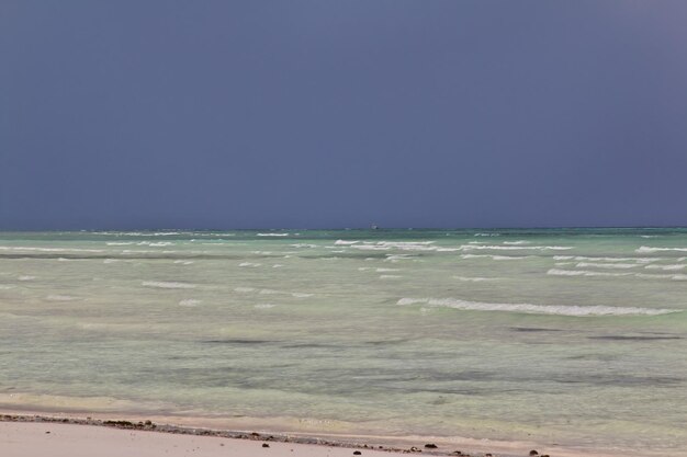 Photo la plage de nungwi dans l'île de zanzibar en tanzanie